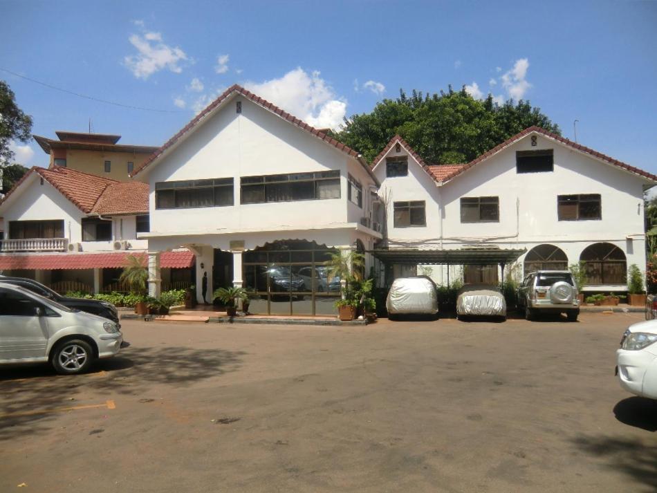 Fang Fang Hotel Kampala Buitenkant foto