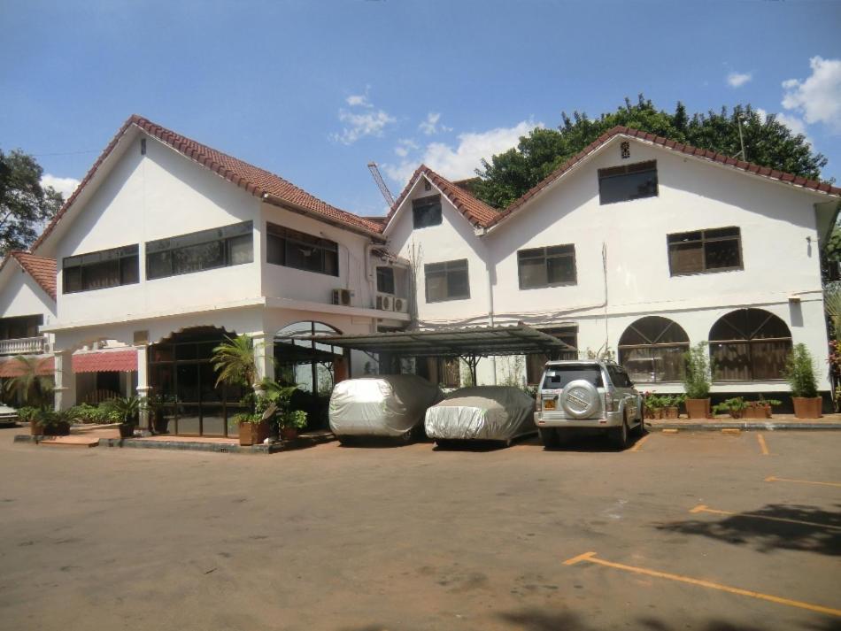 Fang Fang Hotel Kampala Buitenkant foto